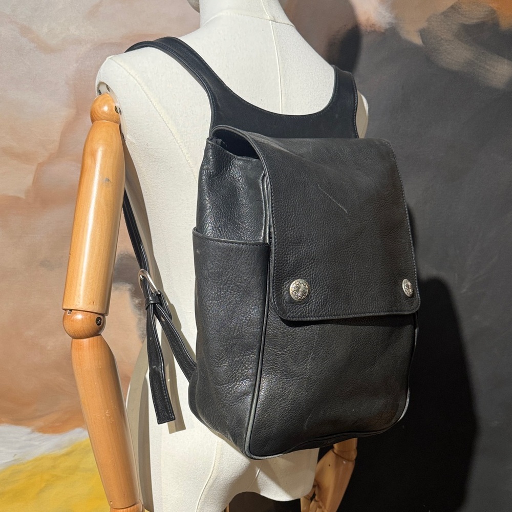 Pebbled Leather Backpack w/ Silver Conch Western Snaps